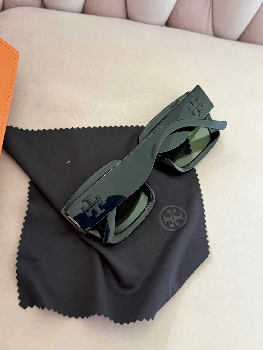 Tory Burch TY9067U Black Mint Green Rectangular Sunglasses 51mm + Case